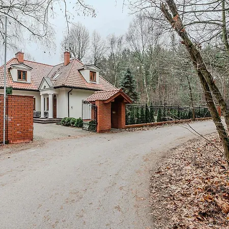 With Patio Varsó