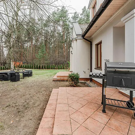 With Patio * Varsó
